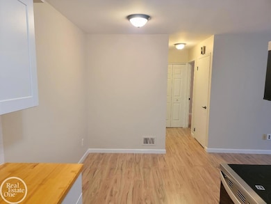 17118 Kingsbrooke Dr unit 77, Clinton Township, MI 48038 - photo 5