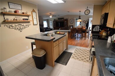 6135 Simons Rd, Zephyrhills, FL 33541 - photo 4