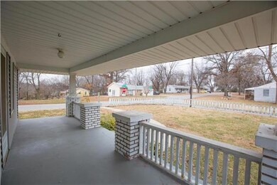 3005 S Claremont Ave, Independence, MO 64052 - photo 4