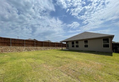 2308 Waggoner Ranch Dr, Weatherford, TX 76087 - photo 5