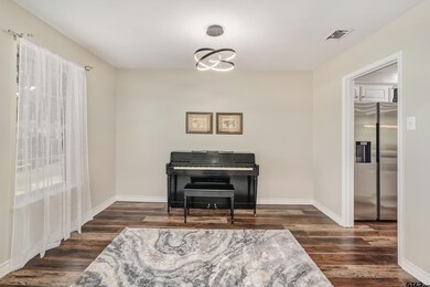 1107 1107 E Amherst Dr, Tyler, TX 75701 - photo 6