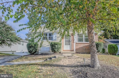 2893 Chalet Ct, Woodbridge, VA 22192 - photo 2