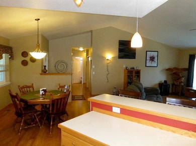 1078 NW 19th Place, Redmond, OR 97756 - photo 5