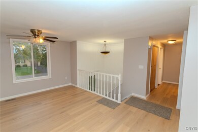 8423 Torchwood Ln, Cicero, NY 13039 - photo 6