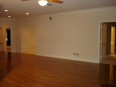 5806 Hollybrook Dr, Tyler, TX 75703 - photo 7