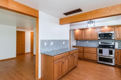 1388 Maplegrove Dr, Fairborn, OH 45324 - photo 7