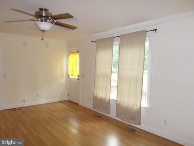 854 Lakeview Dr, Colonial Beach, VA 22443 - photo 4