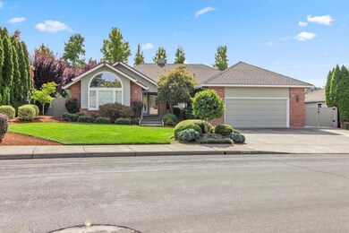 2480 Meadow Creek Dr, Medford, OR 97504 - photo 2