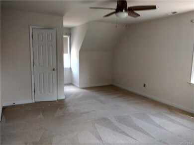 Large 1st Bedroom with 2 closets, one walk-n