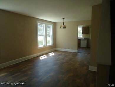 542 North Cir, Bethlehem, PA 18018 - photo 5