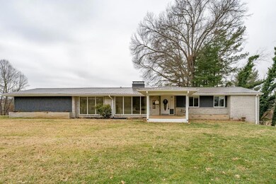 225 Dogwood Lane 5 of 76