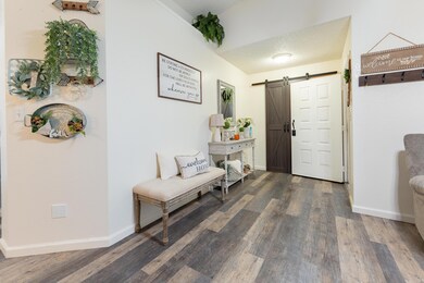 1061 11th Ave, Kingsburg, CA 93631 - photo 3