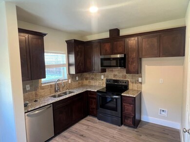 719 E 5th St, Bonham, TX 75418 - photo 2