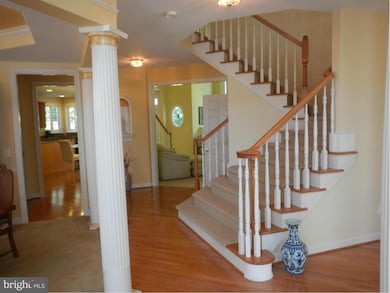 16625 Radcliffe Ln, Woodbridge, VA 22191 - photo 2