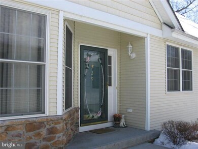 39 Bear Meade Dr, Trenton, NJ 08691 - photo 2