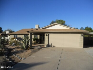 023-273186 front right