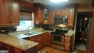 206 Kwanzan Cir, Laurel, MD 20724 - photo 2