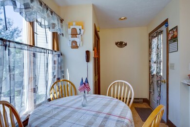 20 1/2 Buck St, Woburn, MA 01801 - photo 4
