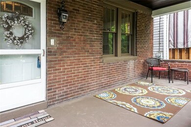 112 LACLEDE FRONT PORCH