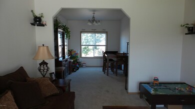 208 S Zeus St, Moxee, WA 98936 - photo 5