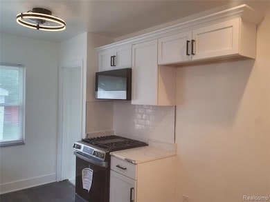 16866 Biltmore St, Detroit, MI 48235 - photo 3