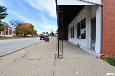 138 S Main St, Virginia, IL 62691 - photo 5