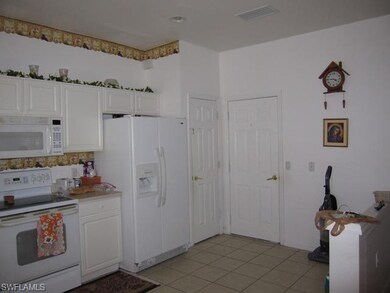 1104 Oxford Ln, Naples, FL 34105 - photo 3