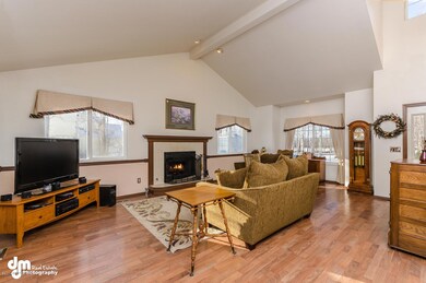 Living Room/Fireplace