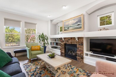 39-web-or-mls-652-cedar-square-st
