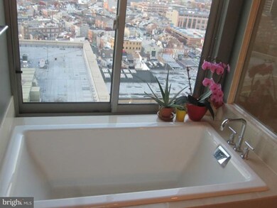 The Vue, Baltimore, MD 21202 - photo 4