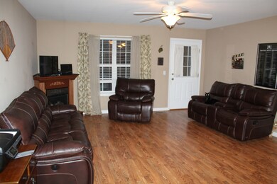 216 Johnstone Dr, Dickson, TN 37055 - photo 4