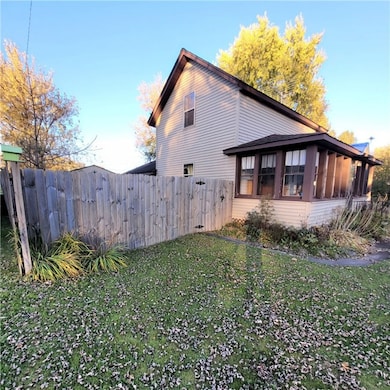 512 2nd St, Withee, WI 54498 - photo 3