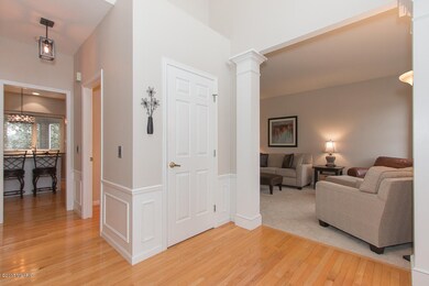 007 foyer - IMG_2928