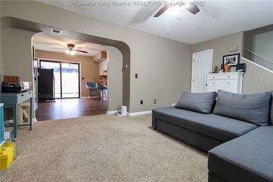 302 Maplewood Ln, Nitro, WV 25143 - photo 4