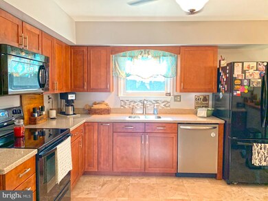 755 Pomander Ave, Reading, PA 19606 - photo 5