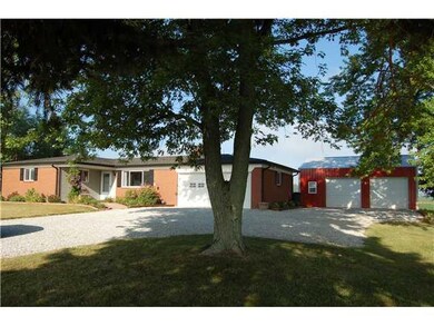 9195 N 200 W, Fountaintown, IN 46130 - photo 2