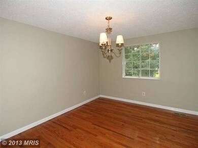 8681 Bent Arrow Ct, Springfield, VA 22153 - photo 6