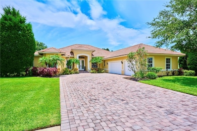 3Bedrm, 3.5 Bthrms, 3 car gar, on .39 acre fountai