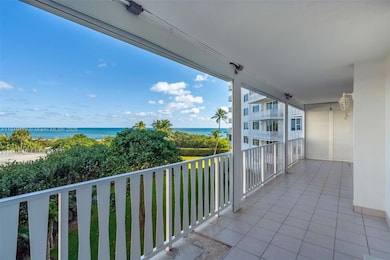 Island House Apartments unit 407-GR09, Key Biscayne, FL 33149 - photo 2