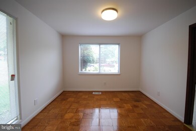 252 W Deer Park Rd, Gaithersburg, MD 20877 - photo 4