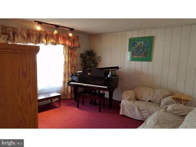 720 W Birchtree Ln, Claymont, DE 19703 - photo 2