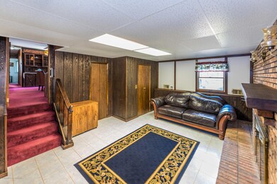 4 Hemlock Dr-12