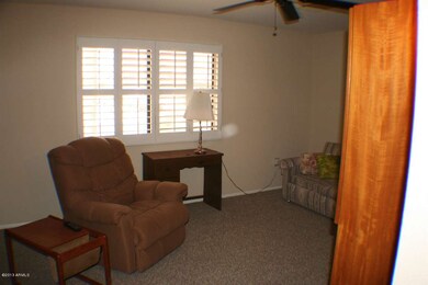 Second Bedroom / Den 2