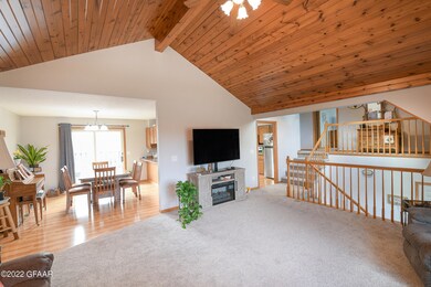 1103 S 21st St, Grand Forks, ND 58201 - photo 6