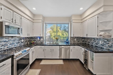 7924 Riviera Beach Dr, Las Vegas, NV 89128 - photo 6