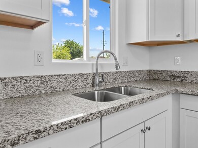 122 S Elm St. Pixley-05