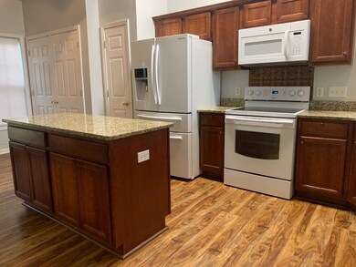 108LovettParkLnKitchen