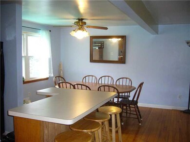 Dining Room. Great space, Super for entertaining!