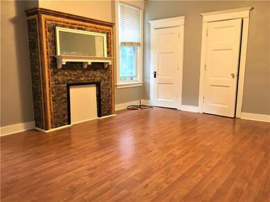 1st floor apartment rear 2nd  bedroom with 2 close