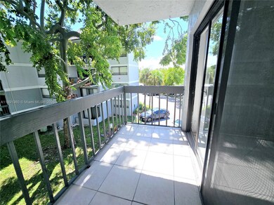 Presidential Golfview unit 3110, West Palm Beach, FL 33401 - photo 3